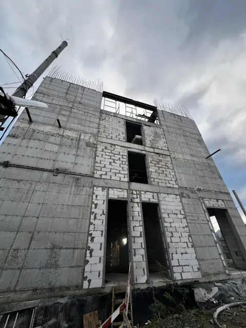 Стройка, октябрь 2025