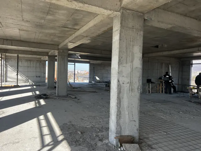 Стройка, март 2026